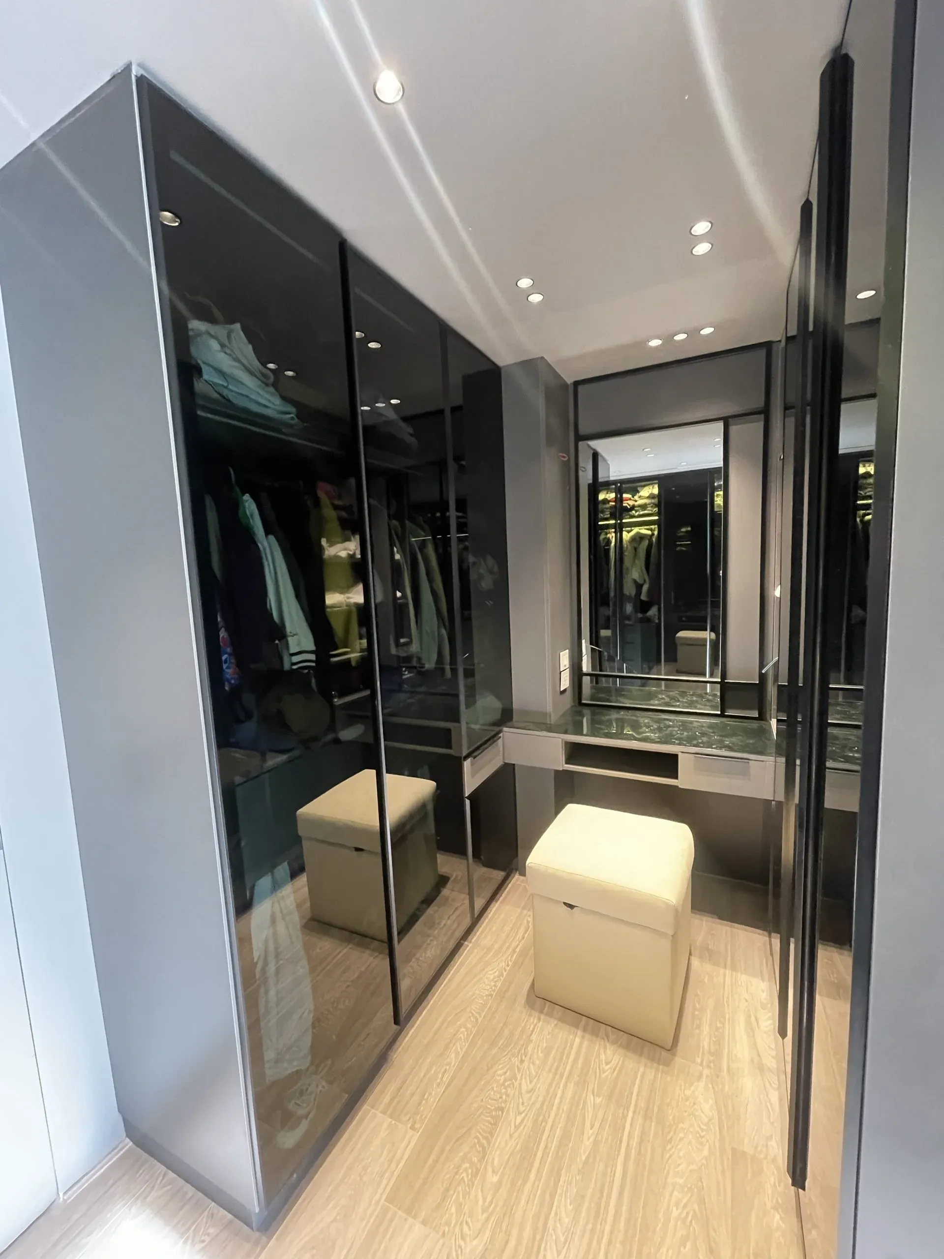 غرفه ملابس- دريسنج روم